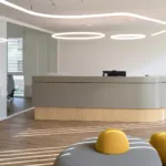 Moderna LED rasvjeta u savremenom poslovnom prostoru u Sarajevu